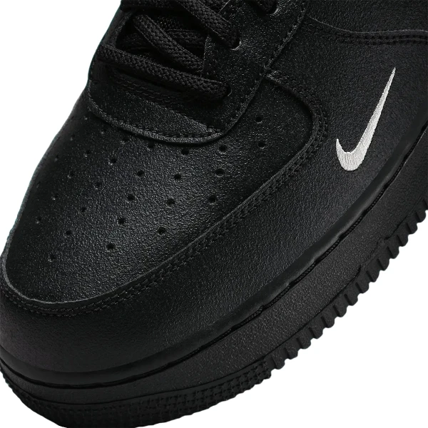 Кроссовки Nike AIR FORCE 1 07 LV8 UT черно-серебряные DX8967-001