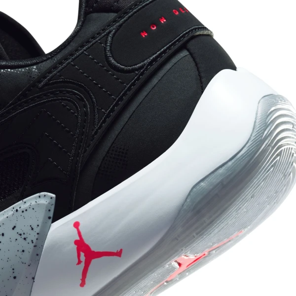 Кроссовки баскетбольные Nike JORDAN LUKA 2 черно-белые DX8733-006