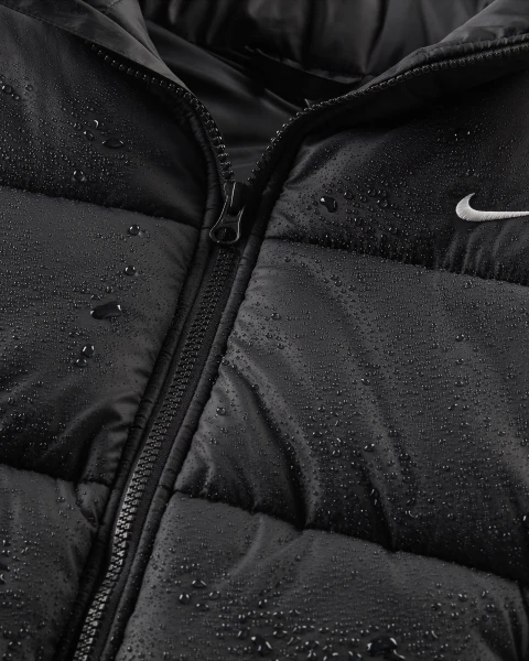 Жилетка жіноча Nike W NSW TF SYNFL NK CLSC VEST чорна FZ5922-010
