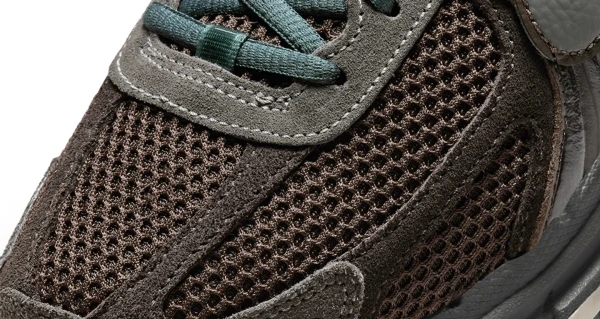 Кросівки Nike ZOOM VOMERO 5 PRM темно-коричнево-темно-зелені FQ8174-237