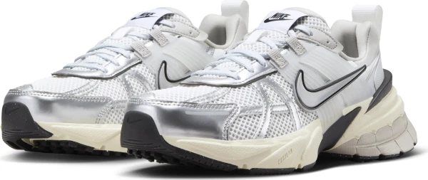 Кросівки жіночі Nike V2K RUN білі FD0736-100