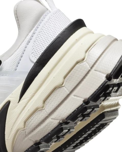 Кросівки жіночі Nike V2K RUN білі FD0736-100