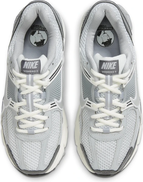Кроссовки женские Nike ZOOM VOMERO 5 серо-белые FD9919-001