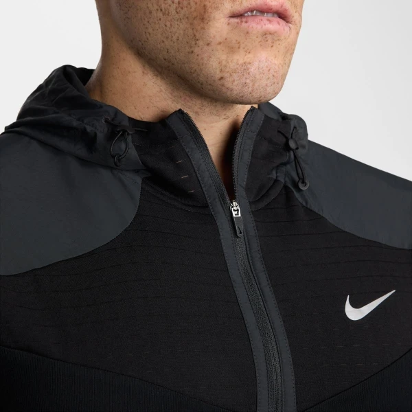 Реглан Nike M NK ELMNT TOP LS WR черно-темно-серый HF7452-010