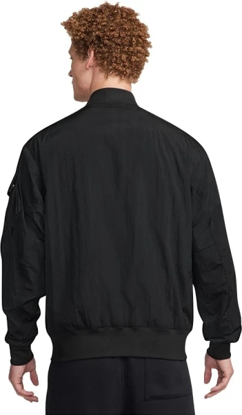 Куртка Nike JORDAN ESSENTIALS STATEMENT LIGHTWEIGHT RENEGADE JACKET чорна FN4623-010