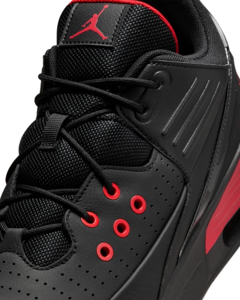 Кросівки Nike JORDAN MAX AURA 5 чорно-червоні DZ4353-006