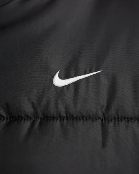 Куртка женская Nike W NSW TF SYNFL NK CLSC PFR черная FZ5899-010