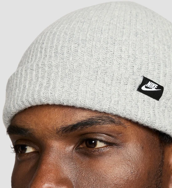 Шапка Nike TERRA FUTURA365 SHORT-CUFF BEANIE светло-серая HF0176-063
