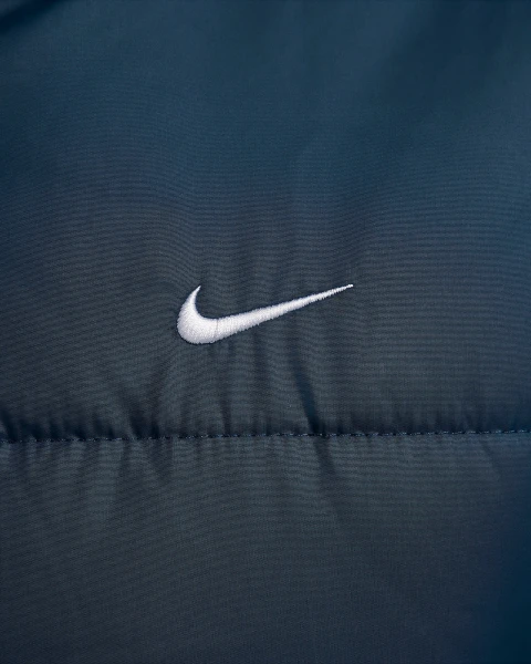 Куртка женская Nike W NSW TF SNFL NK CLSC PRKA темно-синяя FZ5903-478
