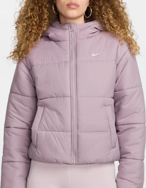 Куртка жіноча Nike W NSW TF SYNFL NK CLSC PFR бузкова FZ5899-226