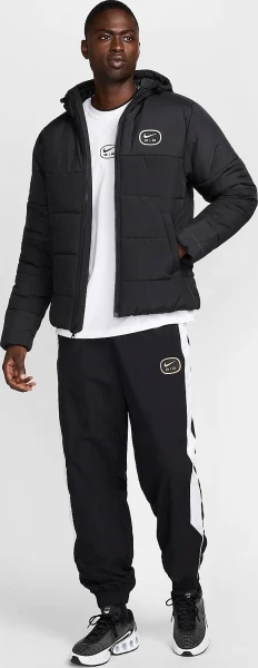 Куртка Nike M NSW SW AIR SYN FILL JKT черная HM0198-011