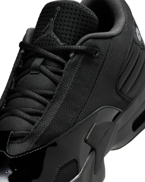 Кроссовки Nike JORDAN MAX AURA 6 черные FQ8298-001
