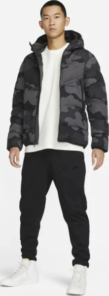 Куртка Nike SPORTSWEAR THERMAL HOODED WINDRUNNER серый камуфляж DQ4935-254