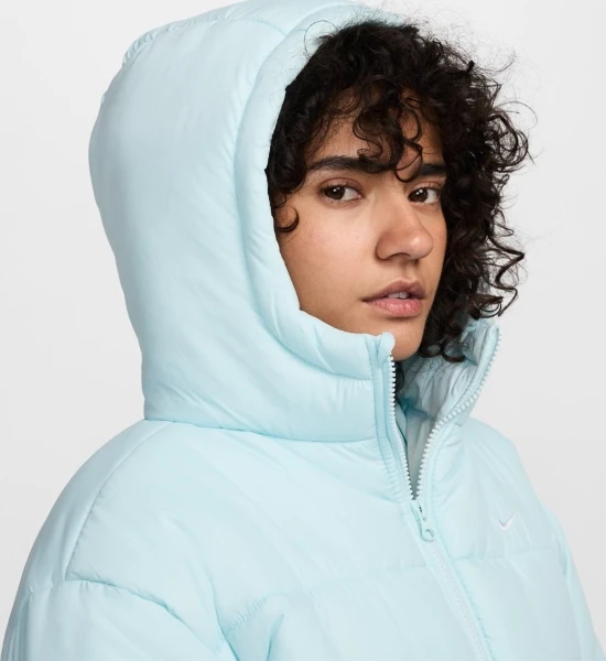 Куртка женская Nike W NSW TF SYNFL NK CLSC PFR голубая FZ5899-474