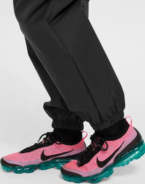Спортивные штаны подростковые Nike G NSW CARGO PANT STY STAR черные FZ5554-010