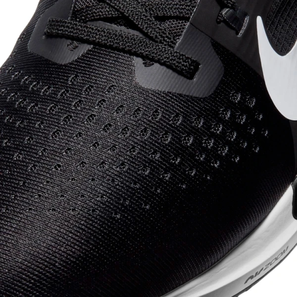 Кросівки бігові Nike AIR ZOOM VOMERO 15 чорні CU1855-001