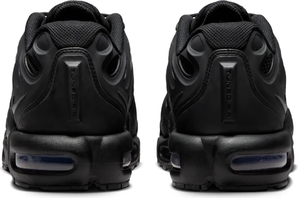 Кросівки Nike AIR MAX PLUS DRIFT чорні HF0785-001