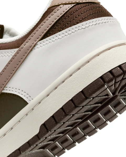 Кроссовки Nike DUNK LOW NEXT NATURE коричнево-белые HF4292-100