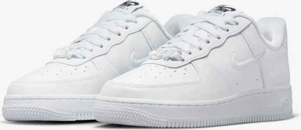 Кросівки жіночі Nike AIR FORCE 1'07 SE JUST DO IT білі FB8251-100