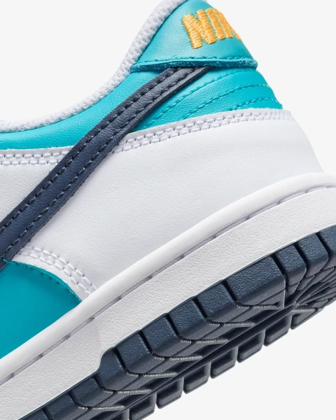 Кроссовки подростковые Nike DUNK LOW (GS) бело-голубо-кораллово-темно-синие HF4794-345