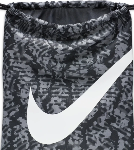 Сумка-мішок підліткова Nike DRAWSTRING - CAT AOP FA24 сіро-чорна FZ2544-060