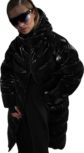 Куртка женская Nike WINDPUFFER THERMA-FIT LOOSE HOODED SHINE PARKA черная FV7827-010