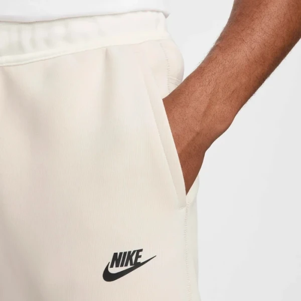 Спортивні штани Nike TECH FLEECE JOGGERS світло-бежеві FB8002-104