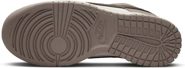 Кроссовки женские Nike DUNK LOW светло-коричнево-белые DD1503-125