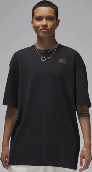 Футболка женская Nike JORDAN ESSENTIALS OVERSIZED черная HM4372-010