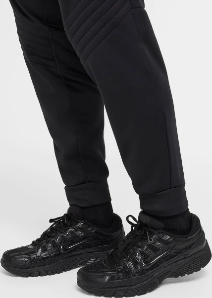 Спортивні штани Nike THERMA SPHERE WATER-REPELLENT WINTERIZED чорні FZ1109-010