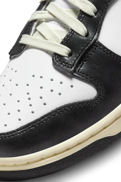 Кроссовки женские Nike DUNK LOW VINTAGE черно-белые FQ8899-100