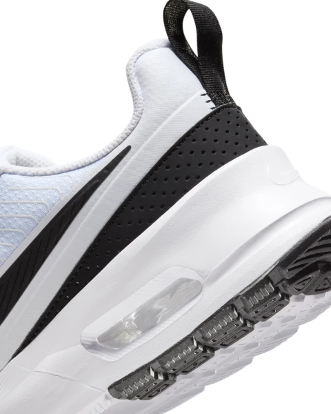 Кроссовки Nike AIR MAX NUAXIS бело-черные FD4329-101