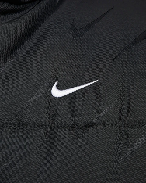 Куртка женская Nike SPORTSWEAR CLASSIC THERMA-FIT LOOSE PUFFER JACKET черная FV7941-010