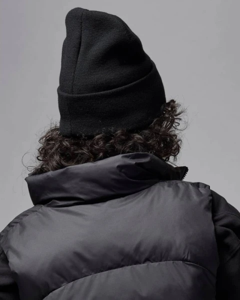 Шапка Nike JORDAN PEAK SATIN LINED BEANIE черная HJ3224-010