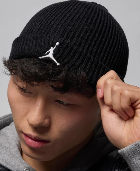 Шапка Nike TERRA BEANIE чорна FZ2055-010
