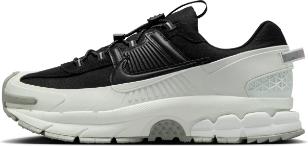 Кросівки Nike ZOOM VOMERO ROAM WINTERIZED чорно-сірі FV2295-001