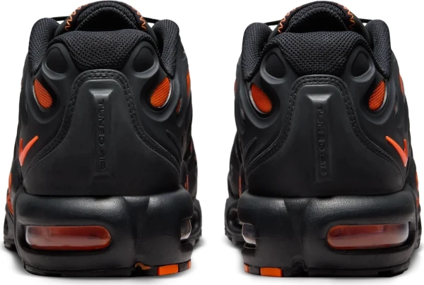 Кроссовки Nike AIR MAX PLUS DRIFT черно-оранжевые FD4290-010