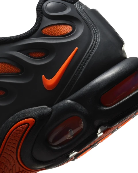 Кроссовки Nike AIR MAX PLUS DRIFT черно-оранжевые FD4290-010