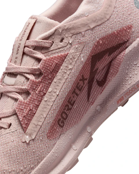 Кроссовки для трейлраннинга женские Nike PEGASUS TRAIL 5 GORE-TEX светло-розовые FQ0912-601