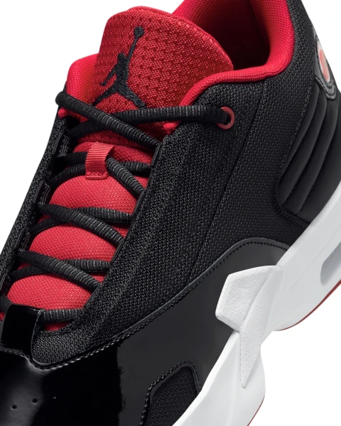 Кросівки Nike JORDAN MAX AURA 6 чорно-червоні FQ8298-006