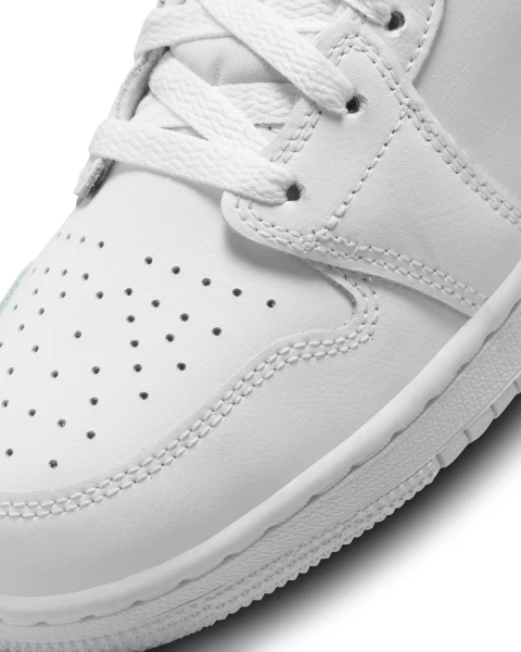 Кроссовки подростковые Nike AIR JORDAN 1 MID (GS) белые 554725-136