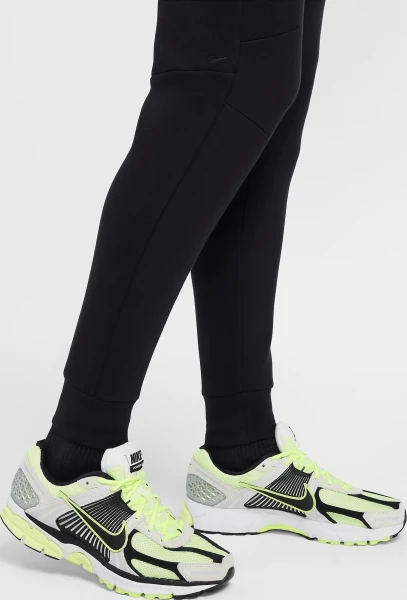 Спортивные штаны Nike TECH FLEECE JOGGERS черные HV0959-010