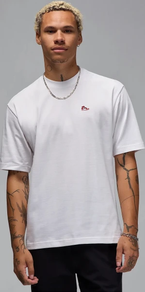 Футболка Nike AJ1 BRAND SNEAKER PATCH белая HJ2326-100