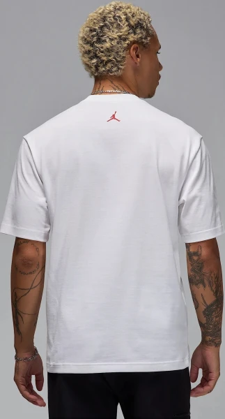 Футболка Nike AJ1 BRAND SNEAKER PATCH белая HJ2326-100
