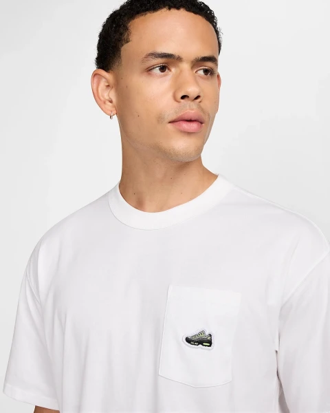Футболка Nike MAX90 SNEAKER PATCH POCKET белая HJ0574-100