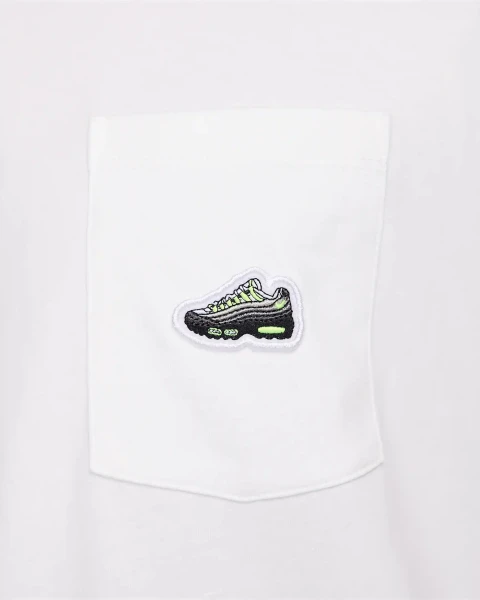 Футболка Nike MAX90 SNEAKER PATCH POCKET белая HJ0574-100