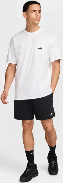 Футболка Nike MAX90 SNEAKER PATCH POCKET белая HJ0574-100