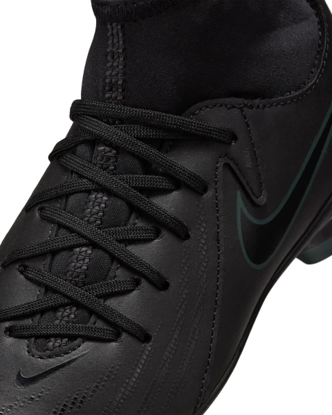 Бутсы детские Nike JR PHANTOM LUNA II CLUB FG/MG черные FJ2601-002