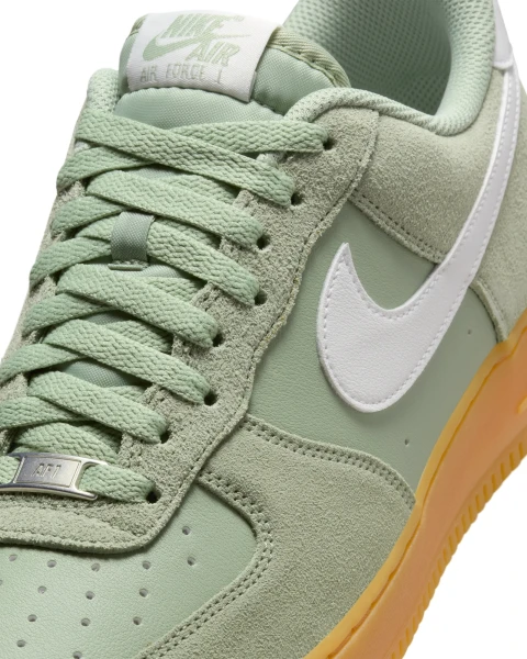Кроссовки Nike AIR FORCE 1 07 LV8 светло-зеленые FQ8714-300
