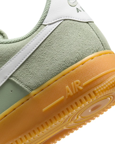 Кроссовки Nike AIR FORCE 1 07 LV8 светло-зеленые FQ8714-300